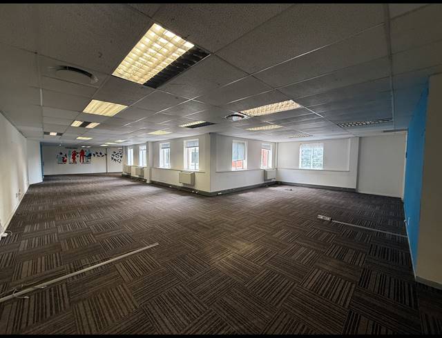 409M² OFFICE TO LET IN HOUGHTON ESTATE